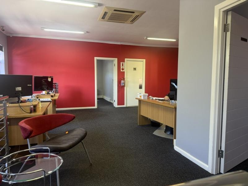 To Let Commercial Property for Rent in Newton Park Eastern Cape